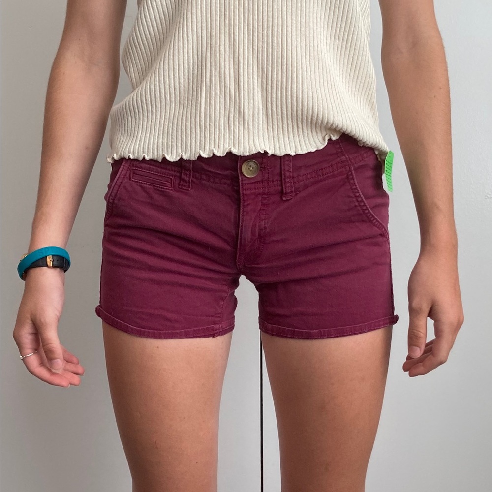 American Eagle women’s khaki shorts